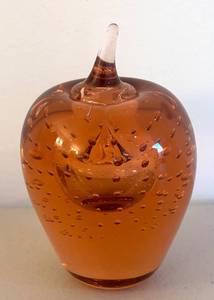 BR2 - Tiffin Controlled Bubble Apple Paperweight