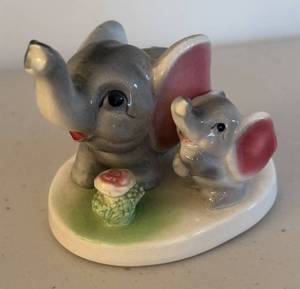 BR2 - Vintage Elephant Figurine - Adult & Baby Pair