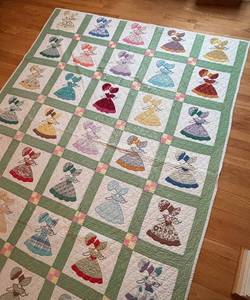 BR2 - Lovely Vintage Quilt
