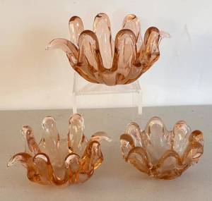 BR2 - Set of Three Pretty Pink Pinched Dishes