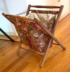 BR1 - Vintage Sewing Caddy - Wooden Frame with Floral Fabric Bag