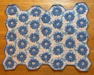 BR2 - Petite Vintage Crochet Afghan with Hex Flower Pattern