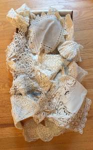BR1 - Vintage Lace and Doilies Boxed Assortment