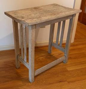 UL - Vintage Accent Table in Weathered Wood