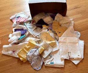 BR1 - Assortment of Vintage Linens