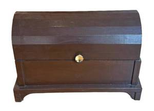 FB - Charming Vintage Wooden Chest