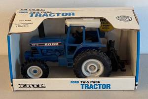 BR2 - ERTL Ford TW-5 FWDA Tractor Toy - 132 Scale
