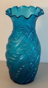 UL - Vintage Blue Ruffled Glass Vase