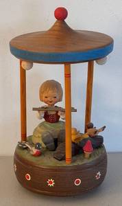 UL - Vintage ANRI Music Box - Gazebo Scene with Girl Figure