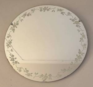 UL - Vintage Floral Accented Round Mirror