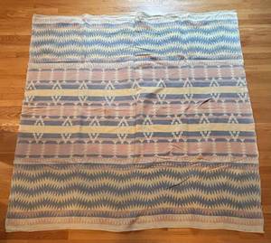 UL - Vintage Blanket - Pastel Geometric Pattern