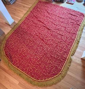 BR1 - Vintage Damask Bedspread - Red & Gold Fringe