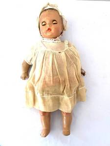 uL - 18-Inch Vintage Composition Baby Doll - Cream Dress & Bonnet