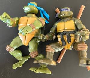 uL - Teenage Mutant Ninja Turtles Action Figures (Lot of 2) - 5 inches tall