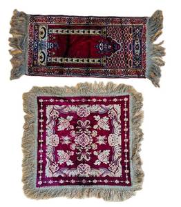 uL - Pair of Oriental Tapestries - 13 x 25 in (Largest) - Floral Medallion