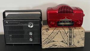 uL - Motorola All-Transistor Radio with Leather Case & TUCKY AMFM Radio (Lot of 2)