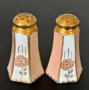 uL - Floral Salt & Pepper Shakers - Vintage Pink & White Rose Pattern, 3 in Tall (2-Piece)