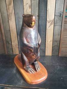 lot 1 image: Large Mid Century Wood Carved Beaver  Solid condition