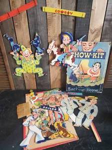 lot 5 image: Vintage 1940s 5 Act Puppet Show with box