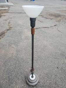 lot 10 image: Amazing Art Deco antique Floor Lamp with marble and heavy duty metal base