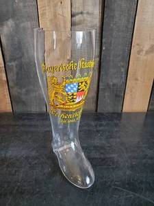 lot 21 image: Cool Vintage Glass Authentic German Drinking Boot