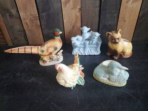 lot 32 image: Ceramic animal Lot of planters and display items, arco, Haeger and others
