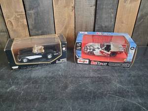 lot 38 image: 2 Diecast Cars in Box Motor Max, All Stars