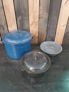 lot 58 image: Vintage Metal Porcelain Pots