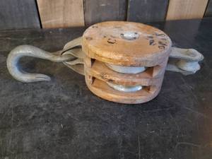 lot 74 image: Beautiful Large WoodMetal Pulley for use or display
