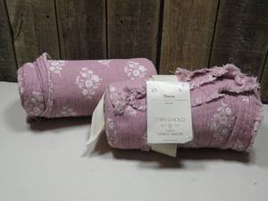 lot 21 image: Floral Block Print Jacquard Throw PurpleCream - Threshold  (set of 2)