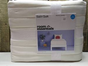 lot 22 image: TwinTwin Extra Long Satin Quilt Ivory - Room Essentials