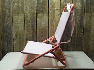 lot 89 image: Sun Squad Low-Profile Compact Beach Chair Pink