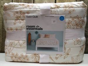 lot 38 image: FullQueen Satin Quilt Copper - Room Essentials