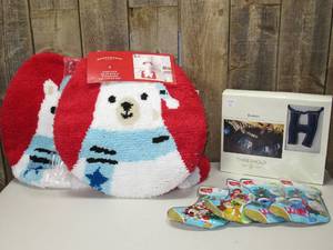 lot 127 image: Huge lot of Christmas Decor