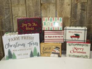 lot 130 image: 20 Christmas Gift Boxes