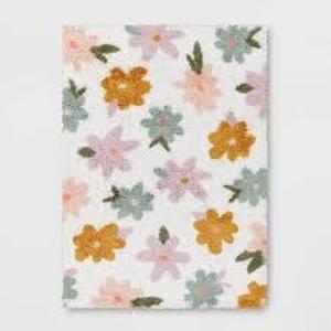 lot 29 image: 4x6 Floral Kids Rug - Pillowfort