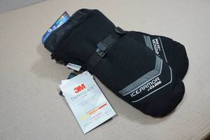 lot 124 image: Clam Ice Armor Edge Mitts - Medium