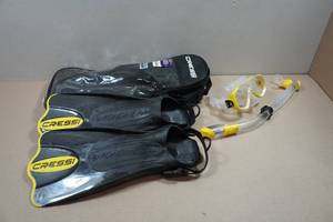 lot 139 image: Cressi Adult Rondine Palau Fin Snorkel Set - Fin Size ML