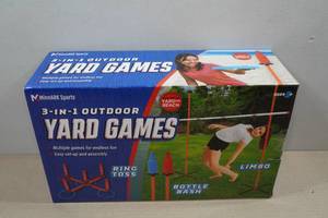 lot 192 image: 3-in-1 Outdoor Yard Game Set