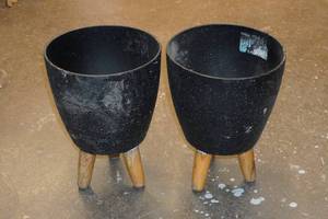 lot 233 image: 2 Planters