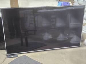 LG 60" Flatscreen TV 60UH6035 with Remote Control