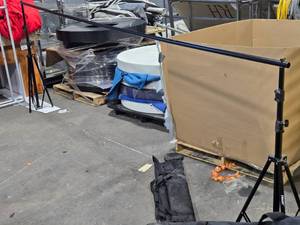 lot 481 image: Event Metal Frame Display Stand - (2) Tripods and 119 Cross Beam