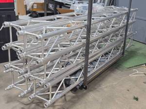 lot 507 image: Lot of (6) 910 Aluminum Trusses with Connecting Hardware - DTGTA by Dura Truss SQ-4114