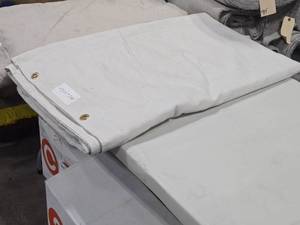 lot 549 image: Cloth Tarp 116 x 145