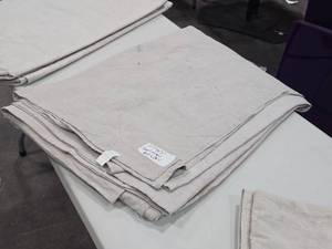lot 553 image: Cloth Tarp 112 x 148