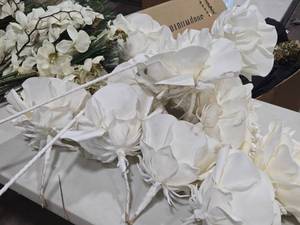 lot 574 image: Lot of (12) Z-Gallerie 12 Faux Village Flower - Rose (white)