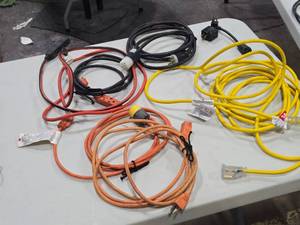 lot 609 image: Lot of (7) Extension Cords - Heavy Duty 10 (x1), 20 (x1), 9 (x2), 8 (x2), 6 (x1)