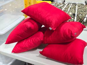 lot 631 image: Lot of (5) Thymo Throw Pillows 15 x 15 (red)