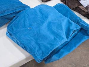 lot 646 image: Lot of (4) Ikea Sanela Velvet Throw Pillow Covers 26 x 26 (blue)