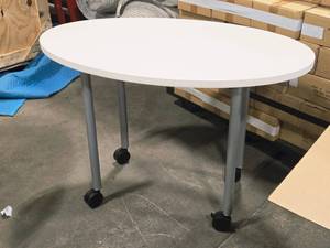 lot 460 image: Rolling Table with Oval White Top 42 x 24 x 29